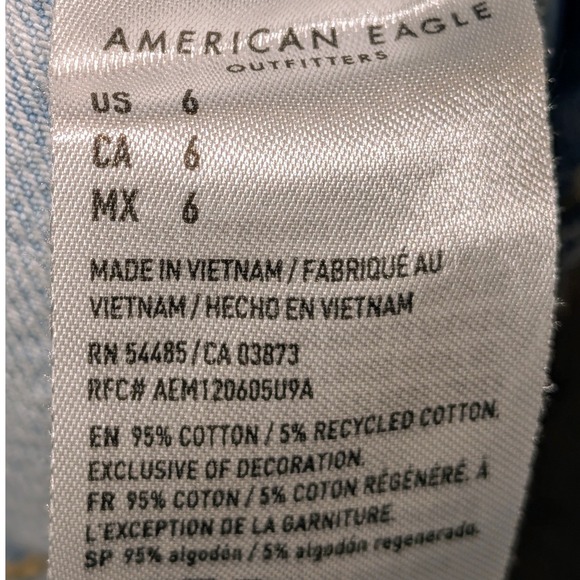 American Eagle Light Wash Denim Mini Skirt Size 6 High Waisted  Pockets - Picture 3 of 7